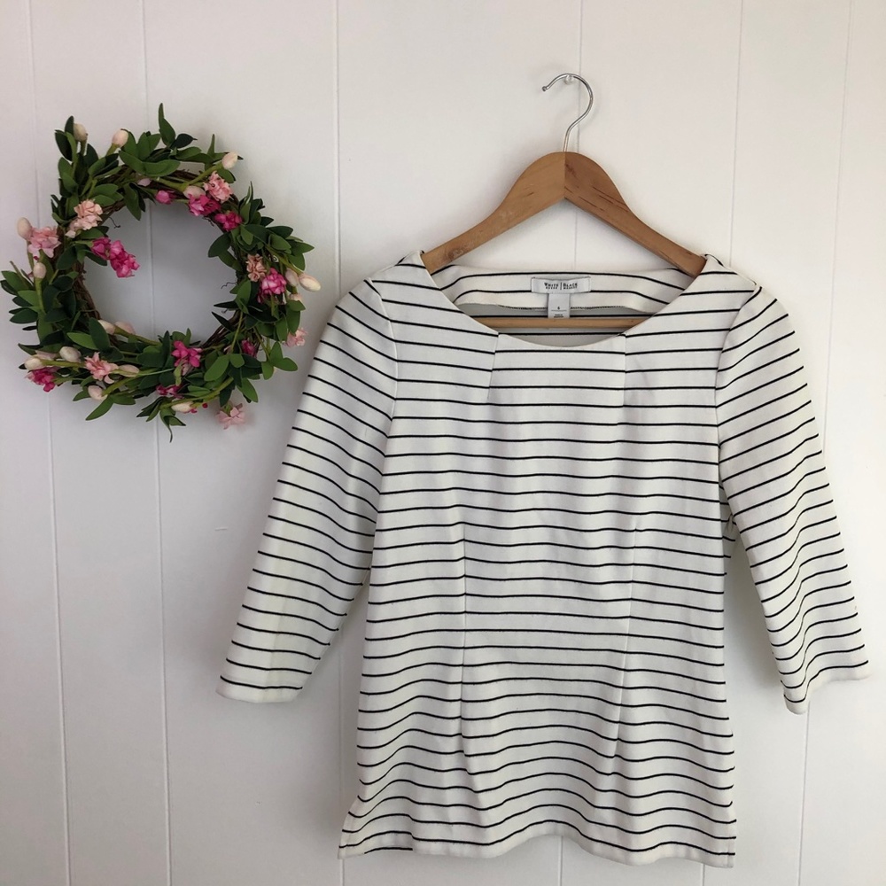 🌺2/$8🌺 WHBM Structured Pleated Striped Top